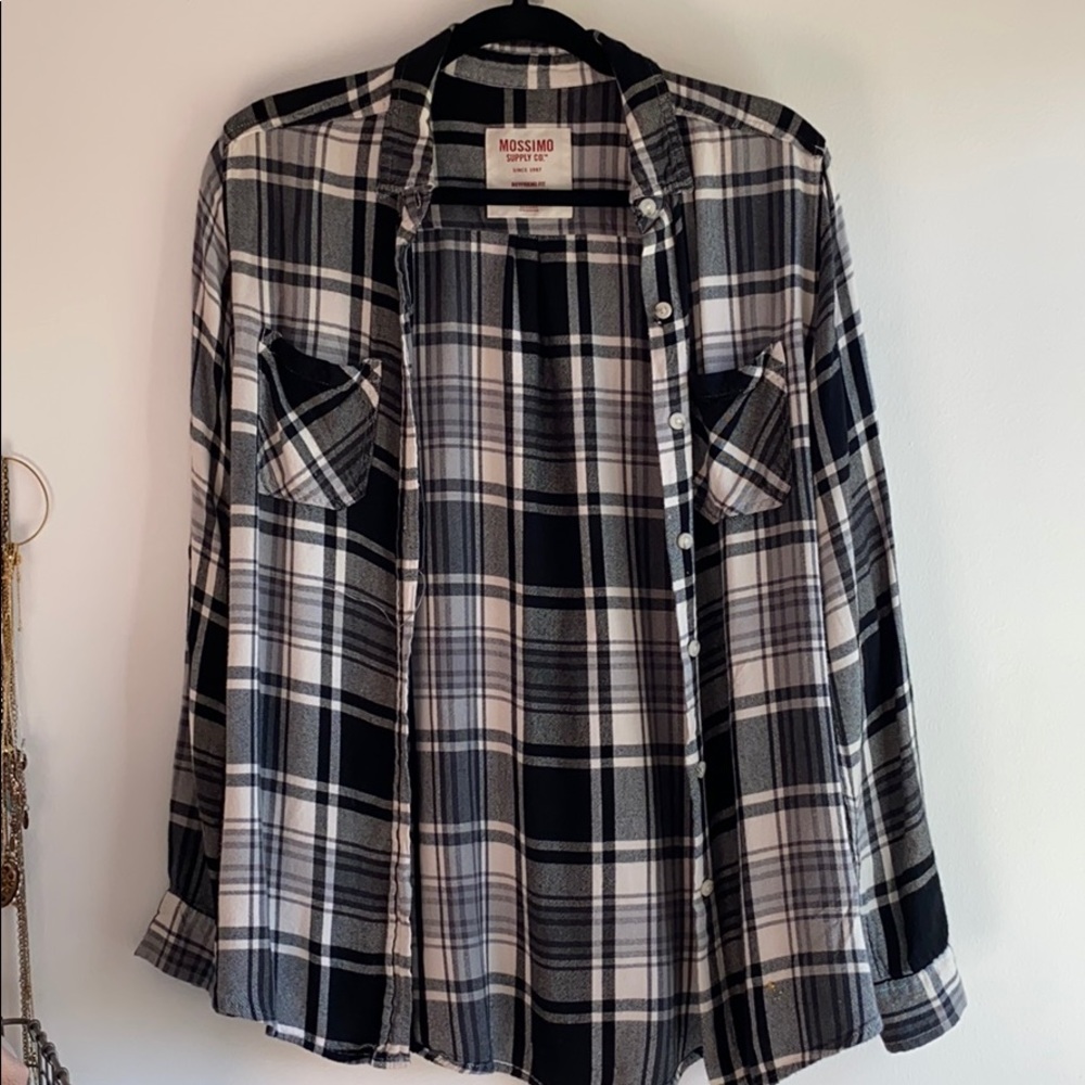 a black and white flannel